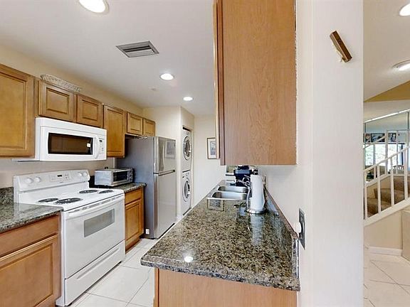 5th image of 8460 Casa Del Lago #E