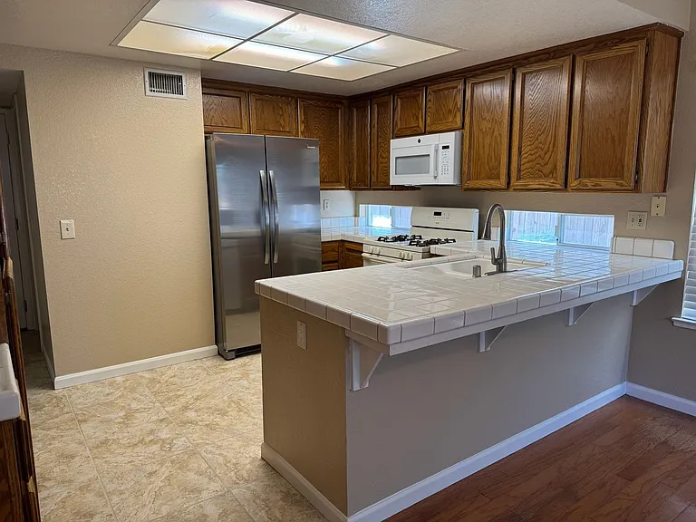 8459 Leaning Tree Ct — Photo 7