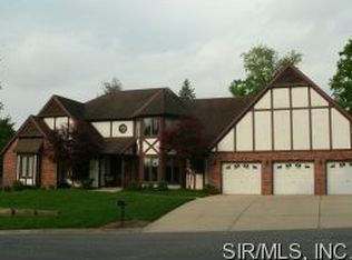 26705 Lakeview Ter, Godfrey, IL 62035