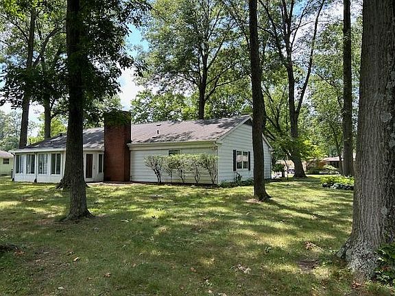 4th image of 1360 Birchwood Dr