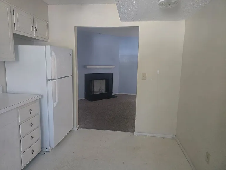 1708 N Hamilton St #E — Photo 5