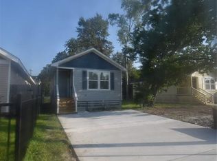 607 E 34th St, Houston, TX 77022