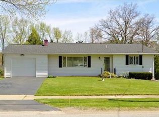 318 Scotland Ln, New Castle, PA 16101