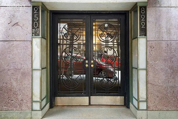 Rented by Sotheby's International Realty | media 31