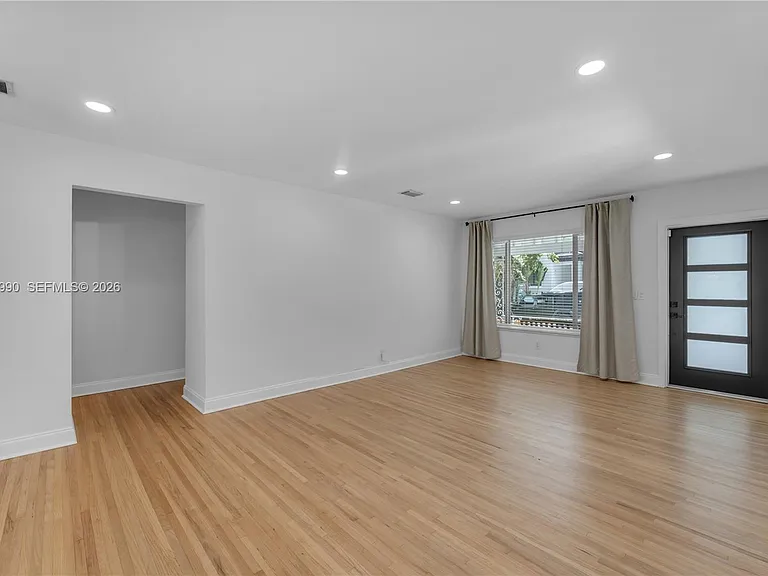 2031 SW 66th Ave — Photo 12