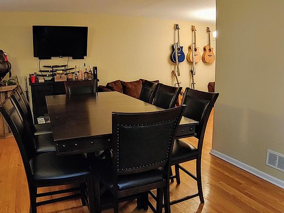 3rd image of 236 Continental Ln