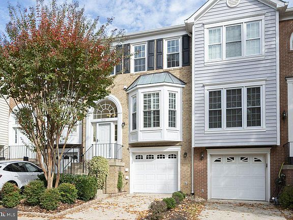 3rd image of 7041 Ashleigh Manor Ct