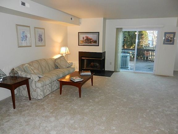 4th image of 155 Picadilly Pl #0