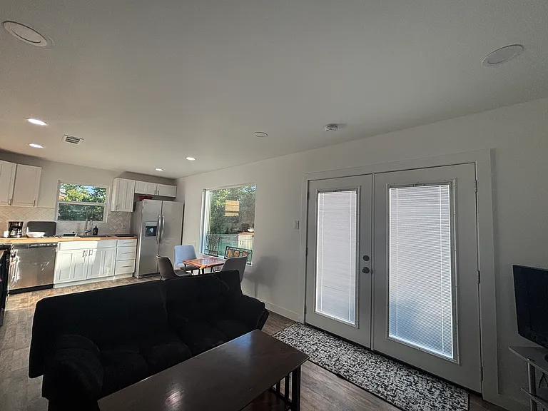 707 Mockingbird Ln — Photo 11