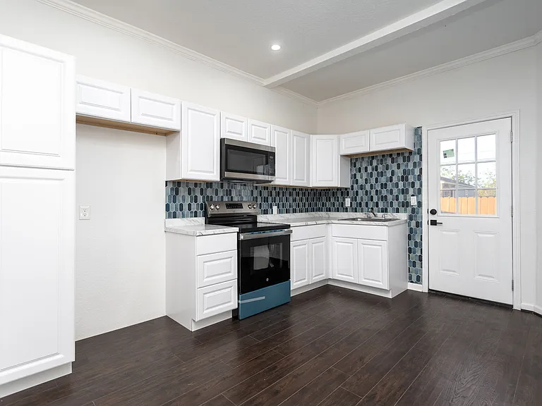 945 E Drexel Ave — Photo 7
