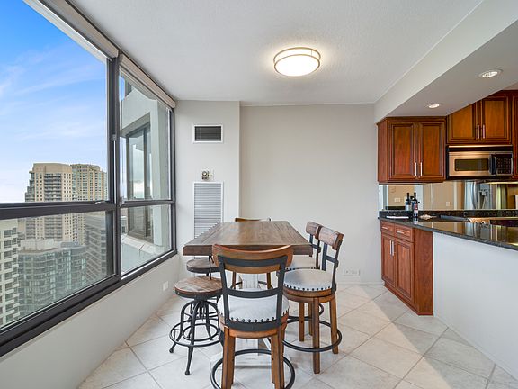 5th image of 405 N Wabash Ave Unit 4604