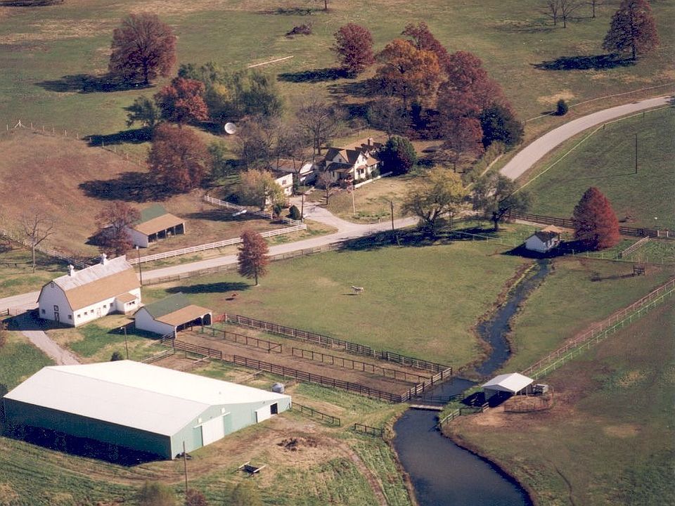 Five Mile Ranch,riding arena