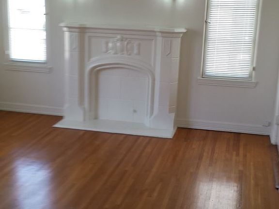3rd image of 631 S Cochran Ave APT 206