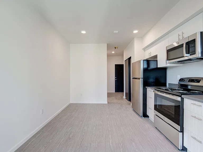 Viola Apartments — Photo 31