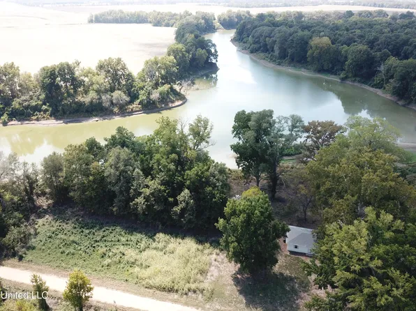 2458 Perkins Rd, Anguilla, MS 38721