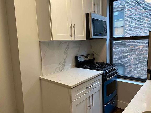 3rd image of 118 E 103rd St APT 30
