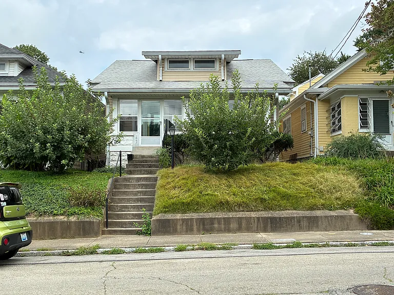 Stevens Ave — Photo 5