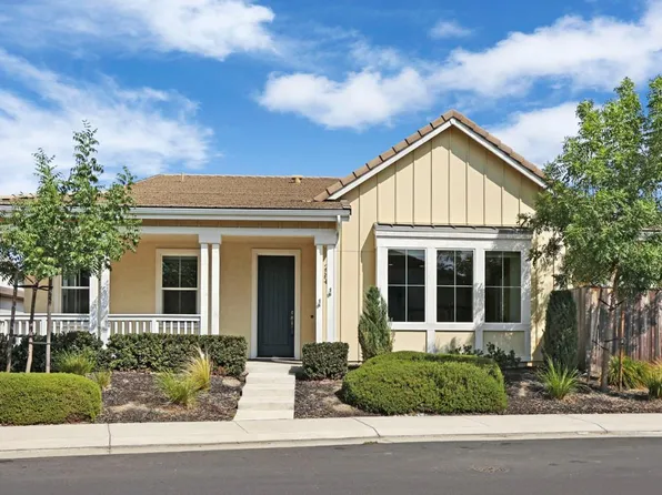 2584 Lombardy Ct, Lodi, CA 95242