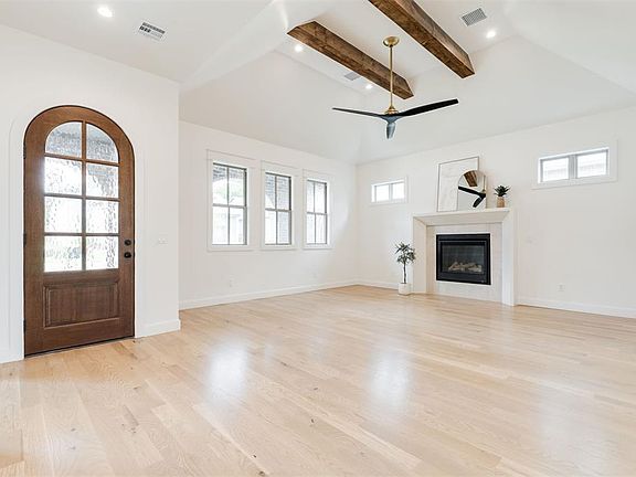 2nd image of 1716 Paseo Pl