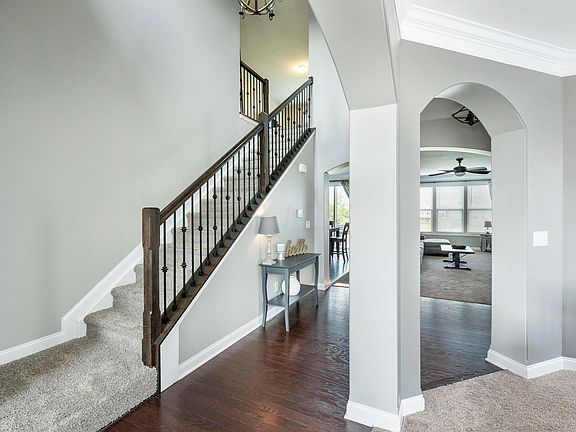 3rd image of 111 Roundwood Ct