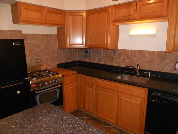 5th image of 5616 N Kenmore Ave APT 2A