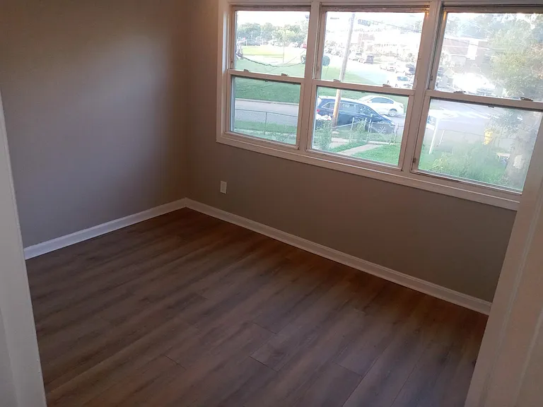 429 Caledonia Ave — Photo 6
