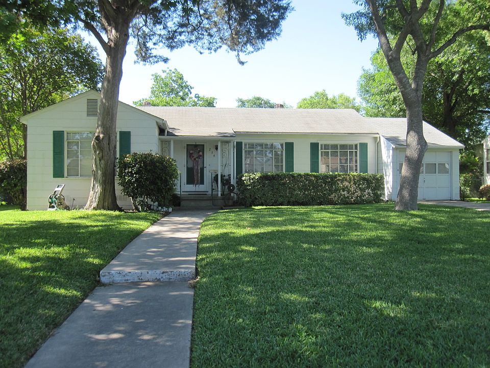 1st image of 234 Larchmont Dr