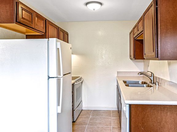 3rd image of 3778 50th St Unit 12