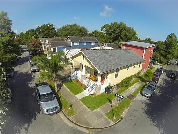 2nd image of 2036 Burdette St