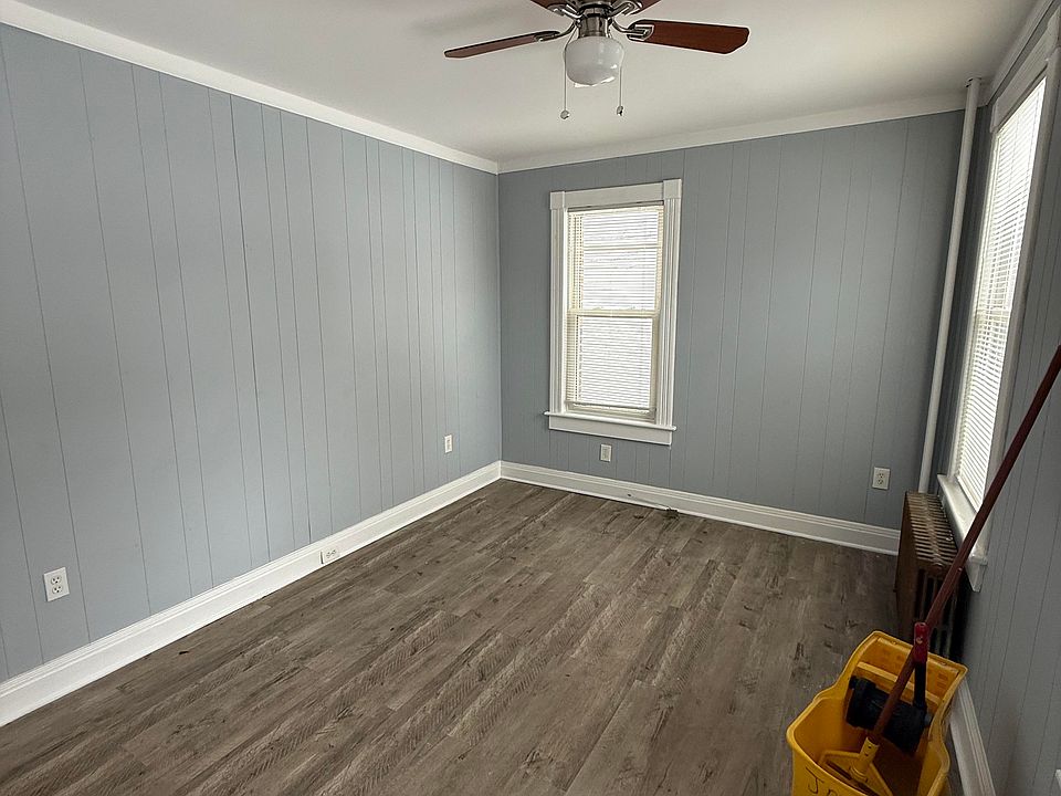 1st image of 16 Bonheim St #1