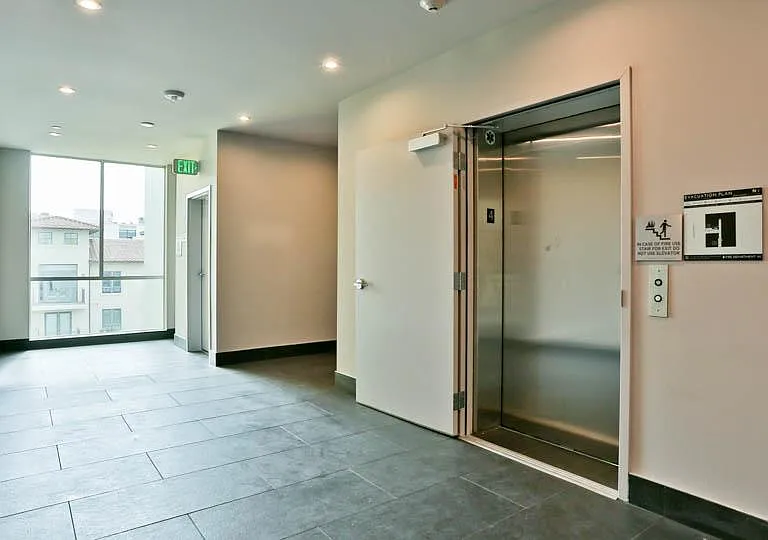 727 Wilcox Ave #305 — Photo 13