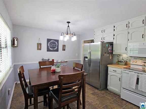 5th image of 1403 Tanglewood Dr