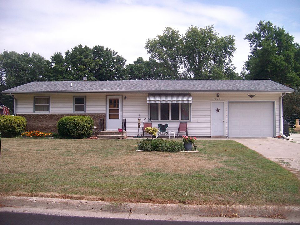 1st image of 1702 Lawler St