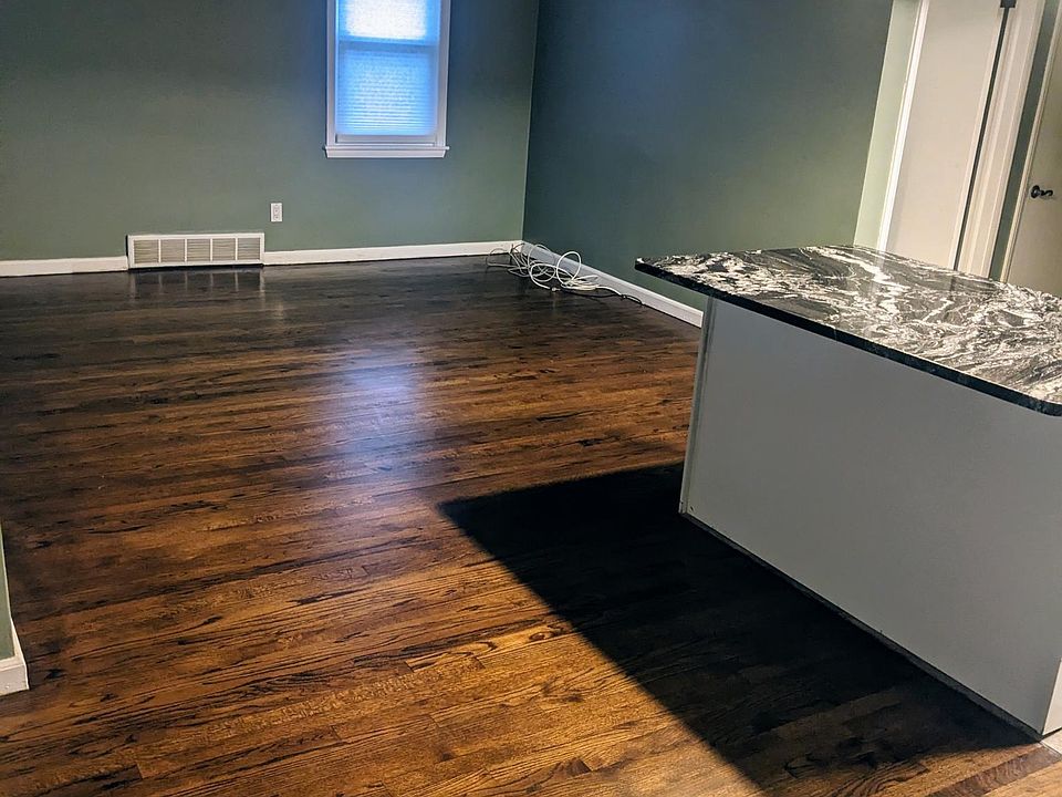 716 Wellesley Ave, photo 4