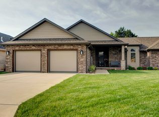 2380 E Cardinal St, Springfield, MO 65804