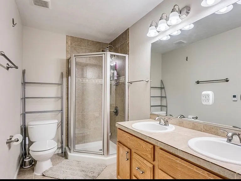11963 Bolton Dr — Photo 14