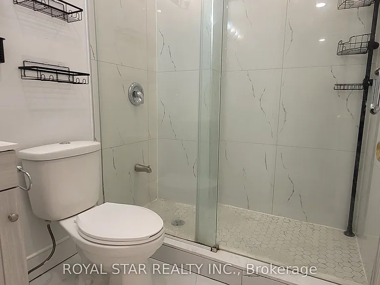 15 Masters Green Cres #BASEMENT — Photo 8