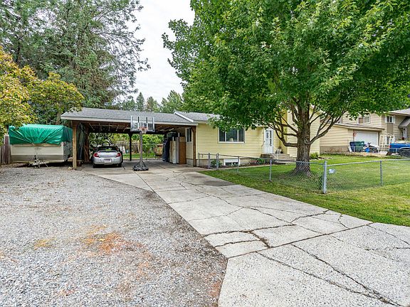 4th image of 1533 E Davis Ave