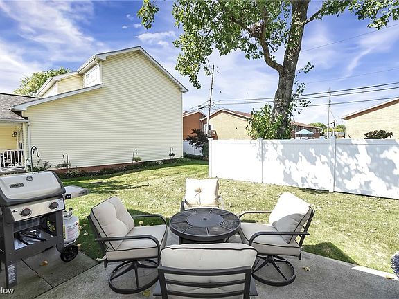 5th image of 24262 Moonlight Dr