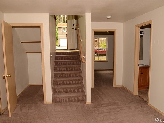 3rd image of 21828 Crest Ln SE