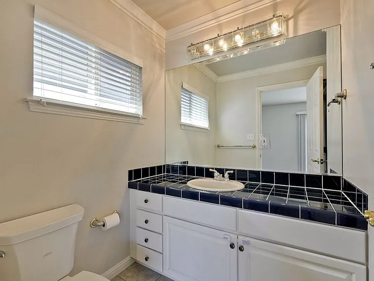 341 Hillsdale Ave — Photo 32