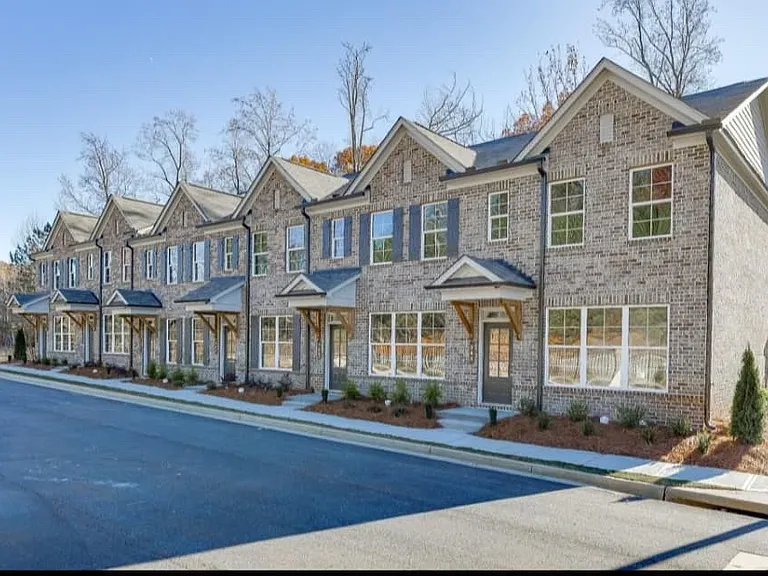 345 Collins Industrial Way — Photo 1