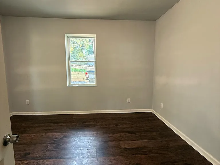 312 Kingston Ave NE — Photo 18