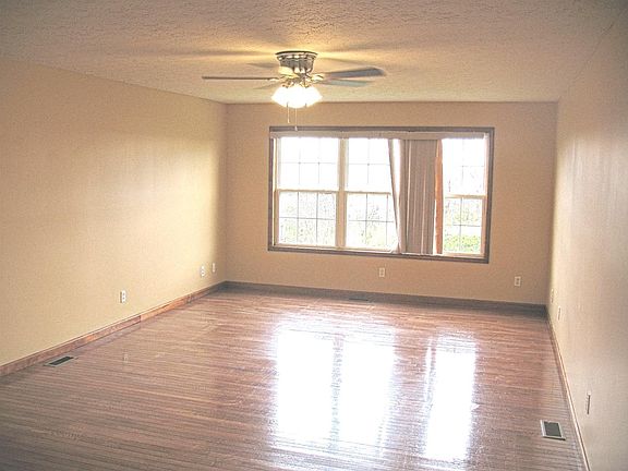 4th image of 351 Golden Pond Dr