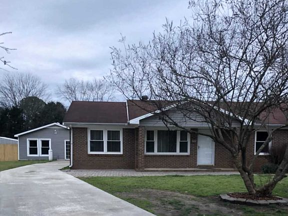 2nd image of 1500 Savannah Ct SE
