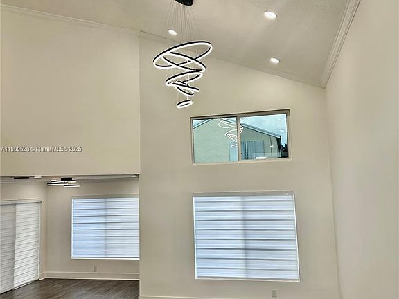 5th image of 2771 River Run Cir W