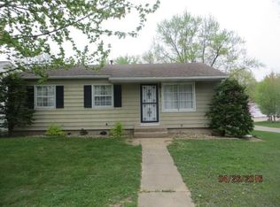1718 E Ave NW, Cedar Rapids, IA 52405