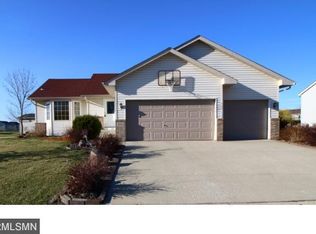 615 6th St N, Montrose, MN 55363