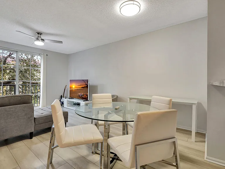 630 Sapodilla Ave #223 — Photo 3