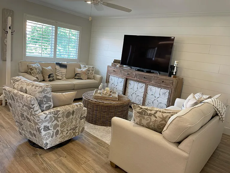 1100 Gulf Shore Blvd N #307 — Photo 8